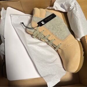 SOREL EVIE ANKLE LACE UP BOOT WOMENS SIZE 10 IN CERAMIC NATURAL NEW IN BOX